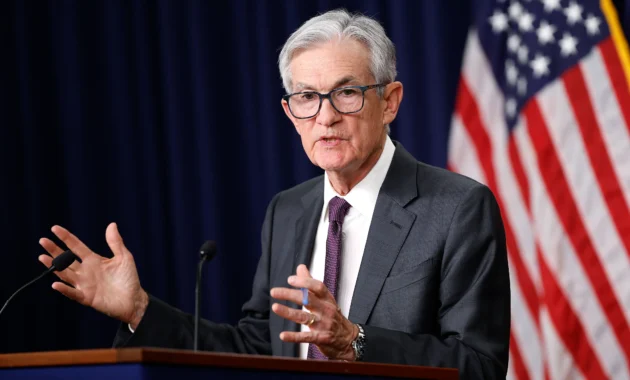 Jerome Powell: Dari Gaji Tertinggi Federal Reserve hingga Warisan Kebijakan yang Mengguncang Pasar Global