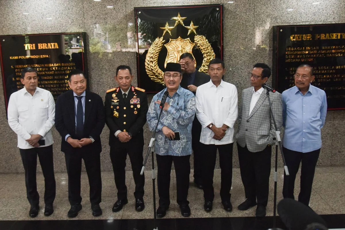 Jimly Asshiddiqie Ungkap 10 Rekomendasi Reformasi Polri: Prabowo Siapkan Batas Ketat untuk Jabatan di Luar Kepolisian