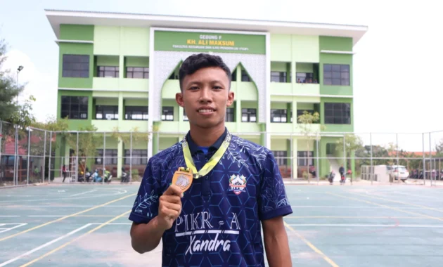 Juara di UNUGIRI! Mahasiswa UNUSA Ciptakan AI Chatbot Kesehatan Mental Berbasis Spiritualitas Juara di UNUGIRI! Mahasiswa UNUSA Ciptakan AI Chatbot Kesehatan Mental Berbasis Spiritualitas