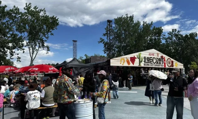 Juicy Burger Fest sajikan hamburger ala China dan Barat di Beijing