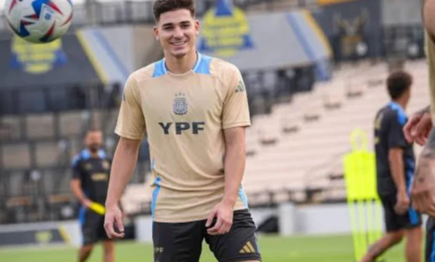 Julian Álvarez Tolak Rumor Barcelona: Fokus pada City, Bukan Energi untuk Hal Sia‑sia Julian Álvarez Tolak Rumor Barcelona: Fokus pada City, Bukan Energi untuk Hal Sia‑sia