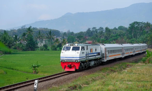 KA Sangkuriang Layani 40.982 Pelanggan, Tempuh 1.002 Kilometer Menyusuri Jalur Selatan Jawa KA Sangkuriang Layani 40.982 Pelanggan, Tempuh 1.002 Kilometer Menyusuri Jalur Selatan Jawa