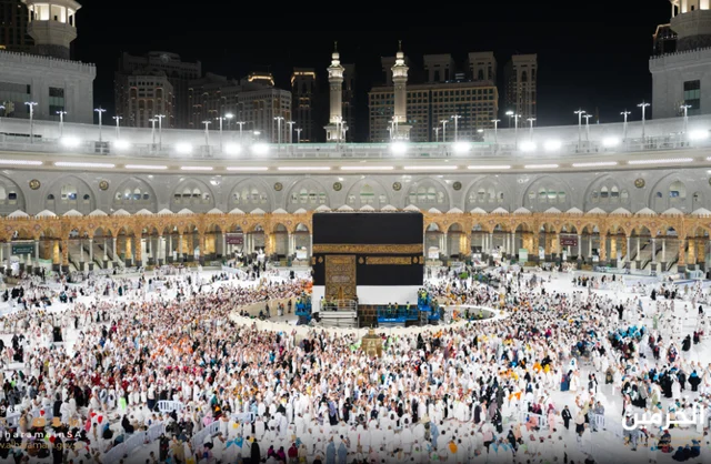 Kain Putih Melilit Ka'bah: Simbol Dimulainya Musim Haji 2026 dan Panduan Pakaian Ihram yang Tepat
