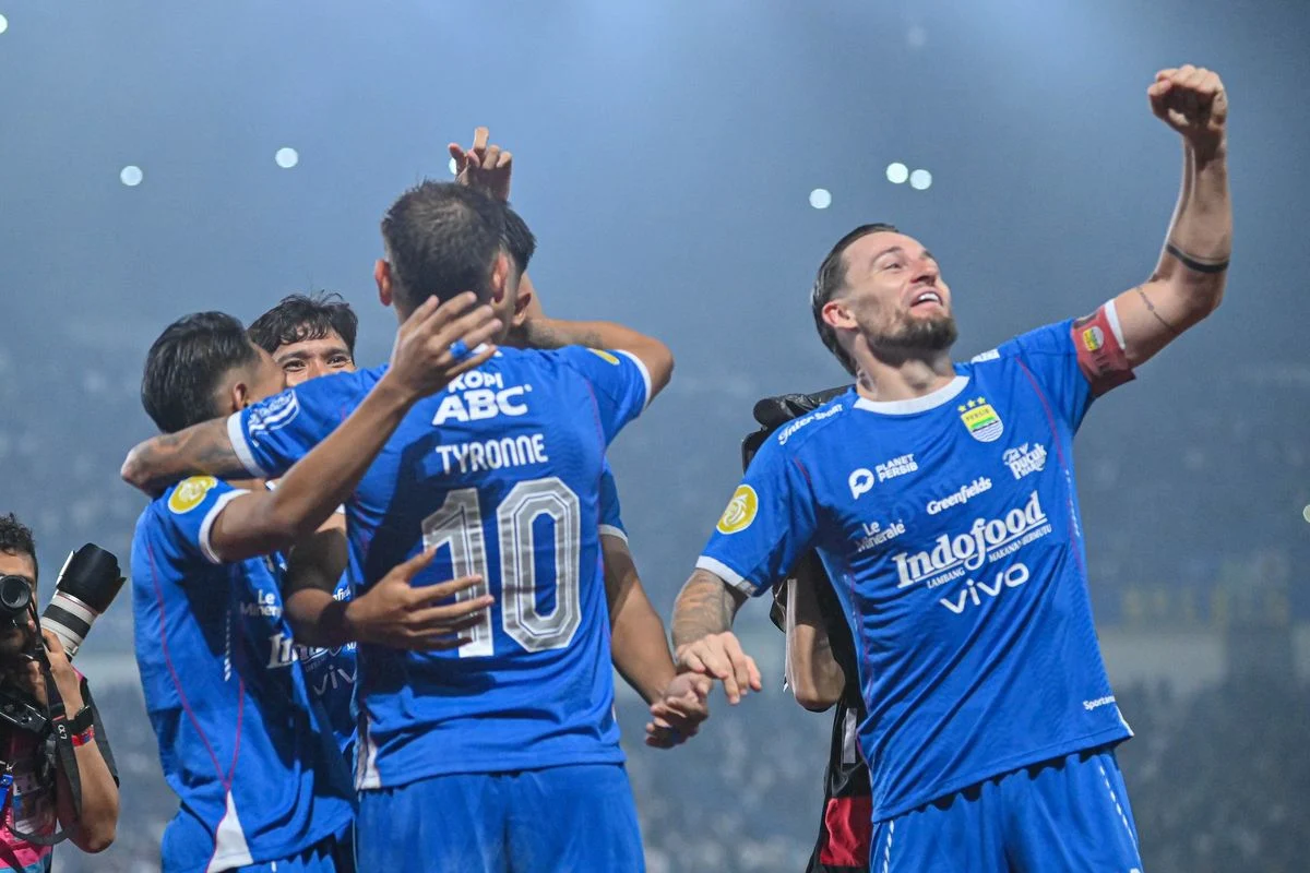 Kalkulasi Matematika Hattrick Juara Liga 1 Persib Bandung: Bantu Tim Satelit, Jago Kandang, dan Strategi Akhir Musim