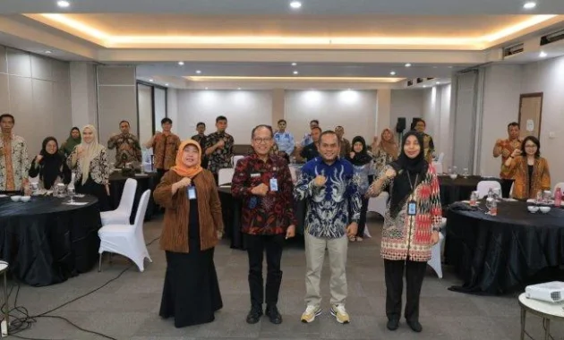 Kanwil Kemenkum Jatim Sosialisasikan Regulasi Hak Cipta dan Royalti untuk Pelaku Usaha dan Industri Musik Kanwil Kemenkum Jatim Sosialisasikan Regulasi Hak Cipta dan Royalti untuk Pelaku Usaha dan Industri Musik