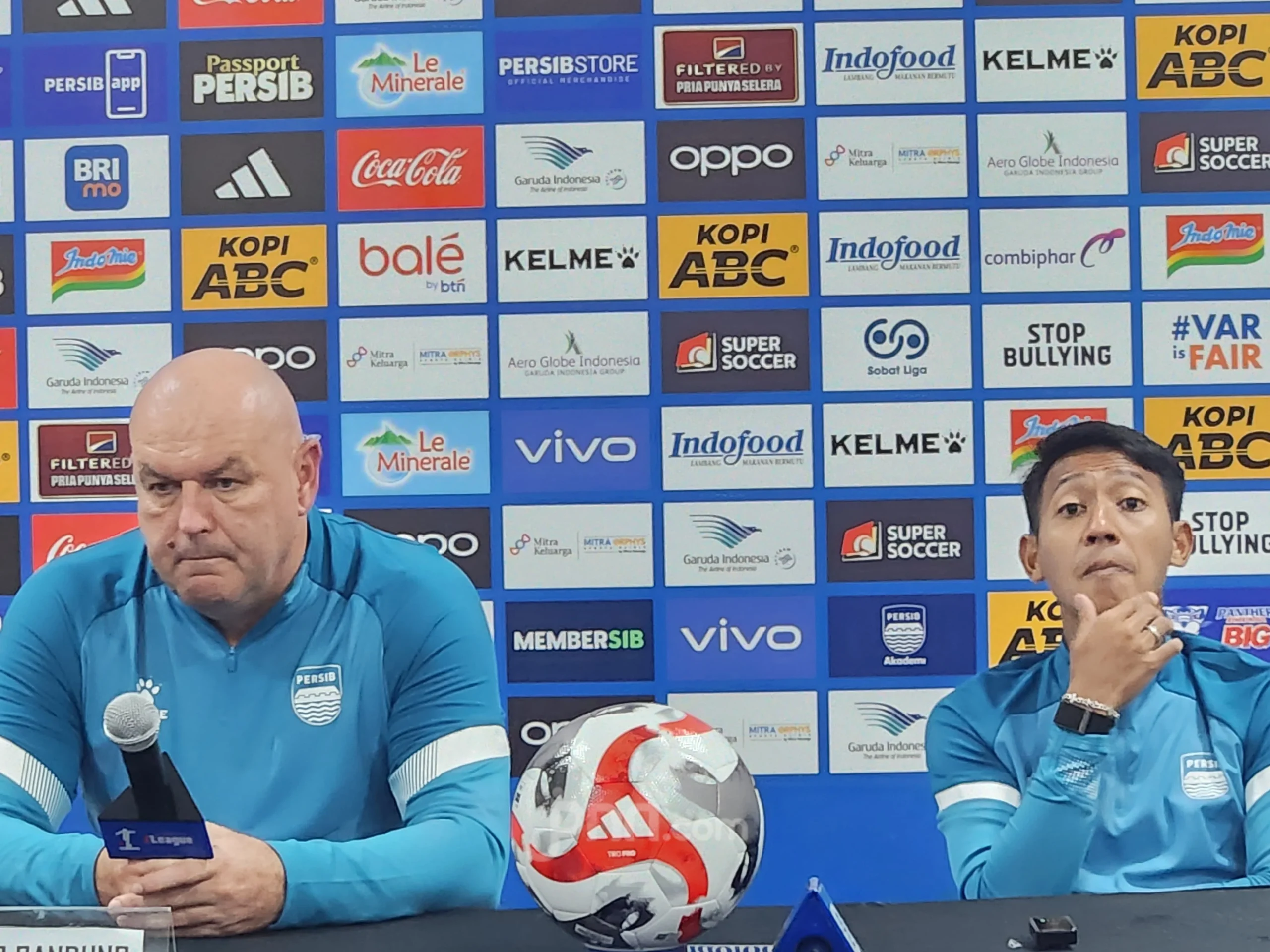 Keberuntungan, Pertahanan Kuat, dan Julukan Aki‑aki Gede Wadul: Bojan Hodak Bawa Persib Hattrick Juara
