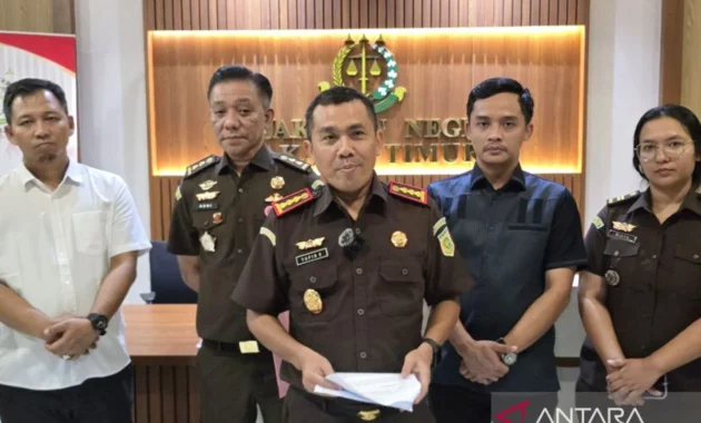 Kejari Jaktim Tetapkan Tiga Tersangka Pengadaan Mesin Jahit Rp9 Miliar Kejari Jaktim Tetapkan Tiga Tersangka Pengadaan Mesin Jahit Rp9 Miliar