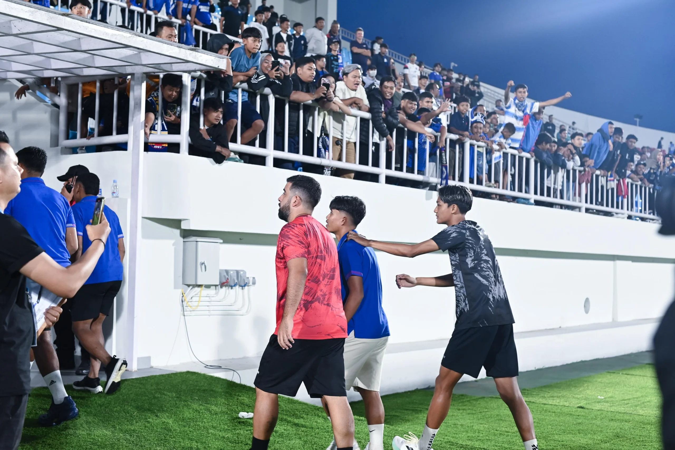 Kejutan di Kanjuruhan: Arema FC Bersiap Mengguncang PSM, Sementara Persis Solo Menanti Ujian Berat di Manahan