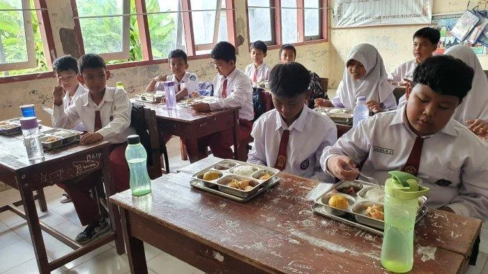 Kekacauan Dapur MBG di Majalengka Memicu Tindakan Cepat Pusat: 200 Siswa Surabaya Tertular Keracunan