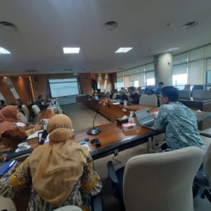 Kemendikbud Rencana Hapus Prodi Keguruan: Kontroversi, Kritik Akademisi, dan Dampak Masa Depan