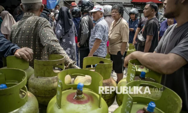 Kenaikan Harga Gas Membuat Ratusan Warga Terputus, Restoran Terkikis, dan Pekerja Beralih Karir – Apa Penyebabnya?