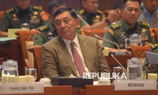Kepada Komisi I DPR, Menhan Bantah Beri Izin AS Melintasi Udara RI