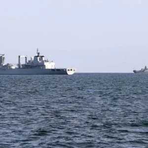 Ketegangan Memuncak di Teluk Oman: Iran Sita Tanker, AS Lumpuhkan Dua Kapal, dan Risiko Perang di Selat Hormuz