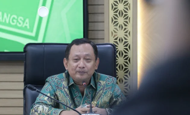 Ketua Fraksi PKB Ungkap Gus Hilman Alami Patah Kaki dan Robek Bibir Usai Kecelakaan di Tol Paspro Ketua Fraksi PKB Ungkap Gus Hilman Alami Patah Kaki dan Robek Bibir Usai Kecelakaan di Tol Paspro