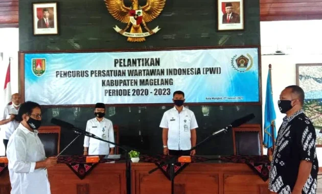 Ketua Umum PWI Tekankan Pentingnya Internalisasi Kode Etik Jurnalistik bagi Wartawan Ketua Umum PWI Tekankan Pentingnya Internalisasi Kode Etik Jurnalistik bagi Wartawan