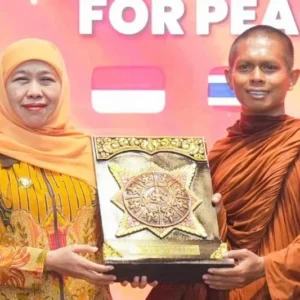 Khofifah Ajak Perkuat Toleransi Lewat Indonesia Walk for Peace