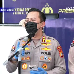 Khozinudin Protes Penyebaran Isu Berkas Perkara Ijazah Jokowi Sudah P21: Polda Harus Tertibkan