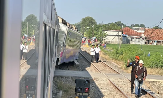 KNKT Ungkap Kesulitan Penglihatan Sinyal Jadi Penyebab KA Argo Bromo Tabrak KRL di Stasiun Bekasi Timur