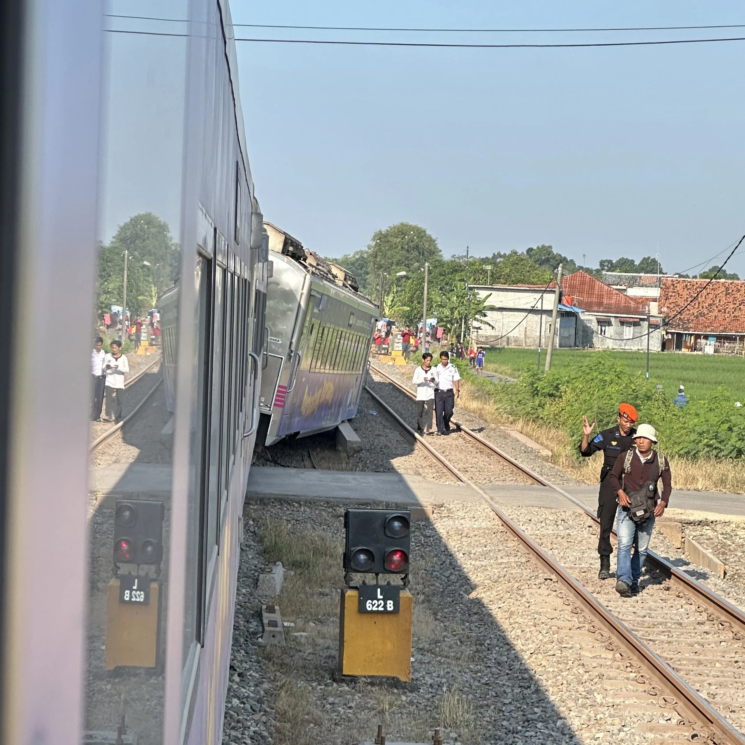 KNKT Ungkap Kesulitan Penglihatan Sinyal Jadi Penyebab KA Argo Bromo Tabrak KRL di Stasiun Bekasi Timur