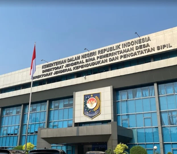Kontroversi Identitas Check‑In Hotel: PHRI Tolak, Dirjen Dukcapil Dorong Alternatif, dan Risiko Hukum Fotokopi e‑KTP