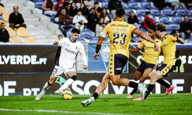 Kontroversi VAR dan Tantangan Estoril vs Famalicão: Apa yang Harus Diperhatikan Penggemar Kontroversi VAR dan Tantangan Estoril vs Famalicão: Apa yang Harus Diperhatikan Penggemar