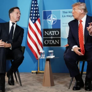 Korea Selatan Pertimbangkan Tawaran Trump untuk Ikut Operasi di Selat Hormuz