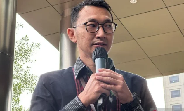 KPK Dalami Aliran Uang untuk Eks Sekjen Kemenaker saat Periksa Tiga Swasta KPK Dalami Aliran Uang untuk Eks Sekjen Kemenaker saat Periksa Tiga Swasta