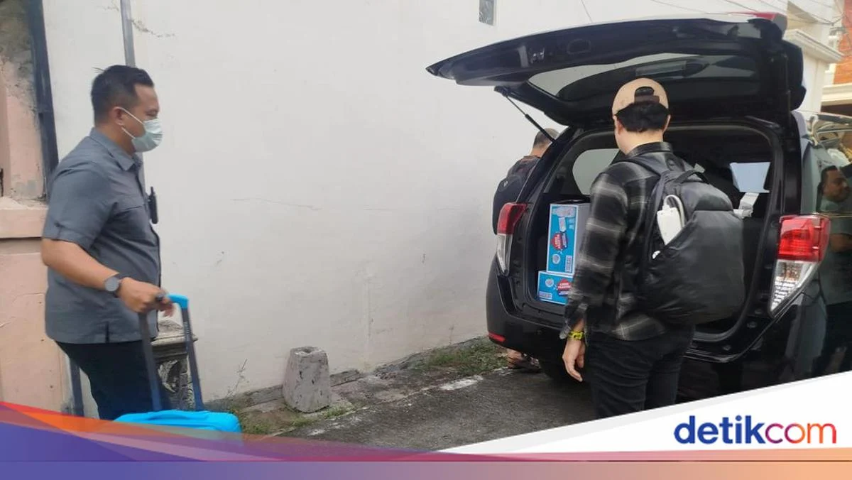 KPK Geledah Rumah Pengusaha Pacitan Terkait Korupsi Bupati Ponorogo