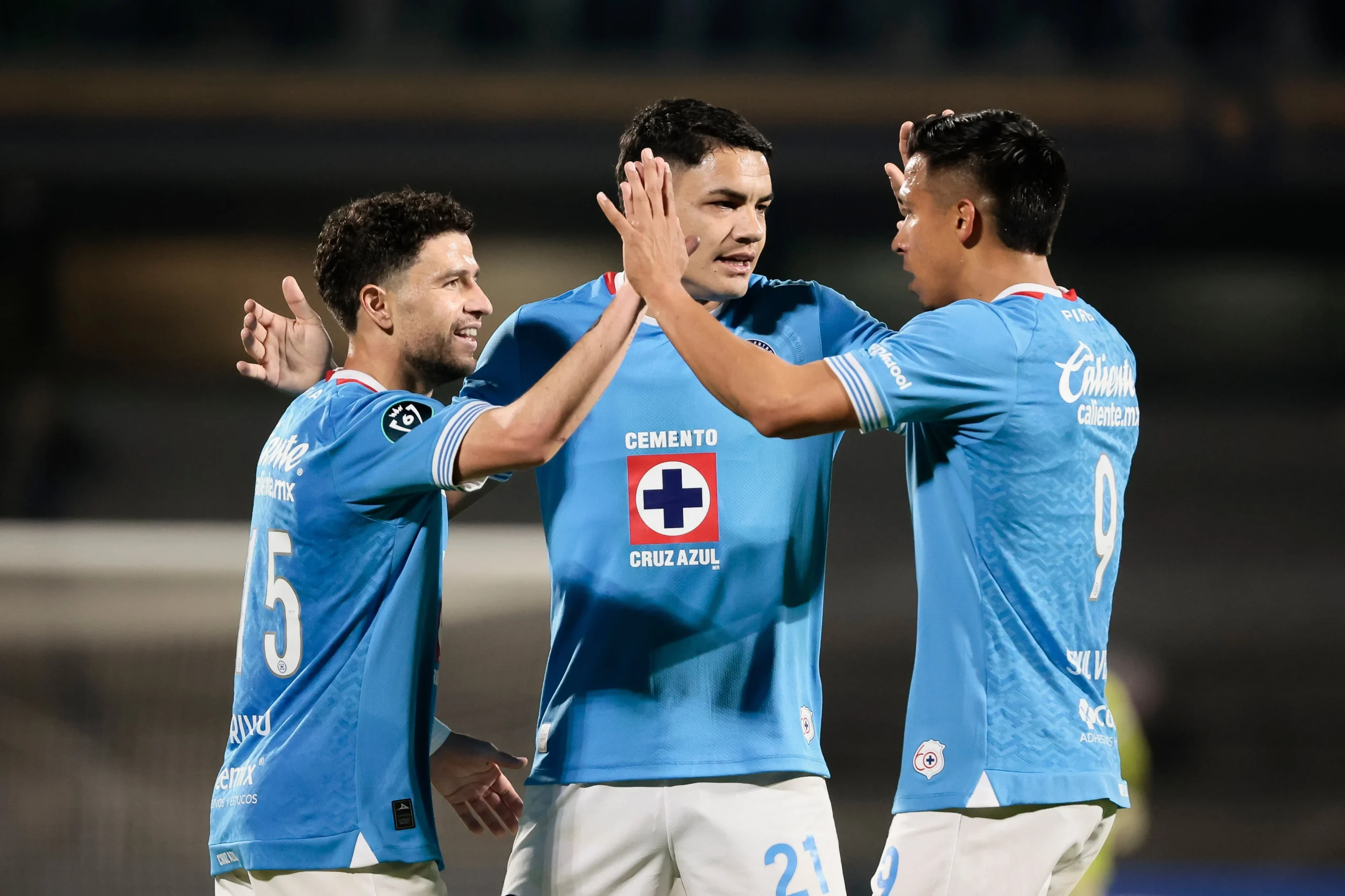 Krisis di Cruz Azul: 1-1 Melawan Querétaro Akhirnya Memicu Pemecatan Larcamón dan Spekulasi Transfer ke Spanyol