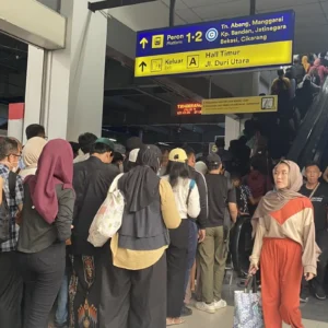 KRL Duri‑Tangerang Gangguan, Penumpang Cemas