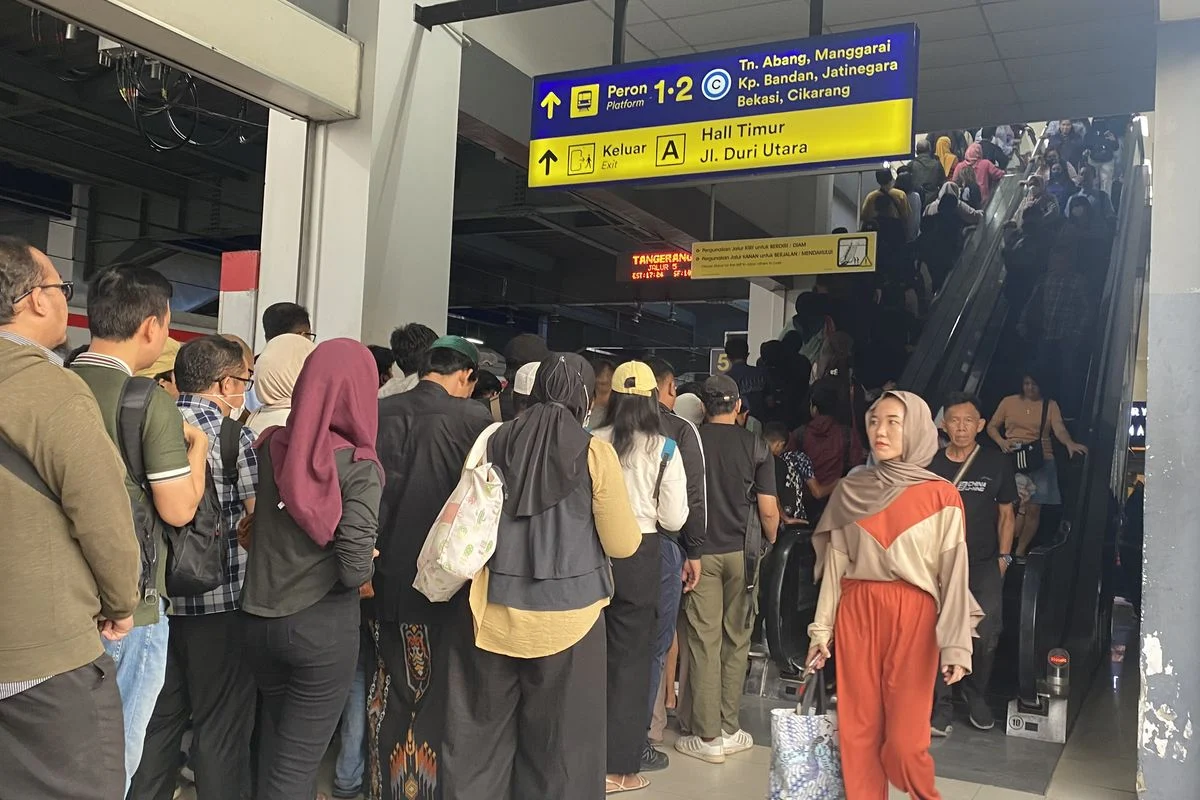 KRL Duri‑Tangerang Gangguan, Penumpang Cemas