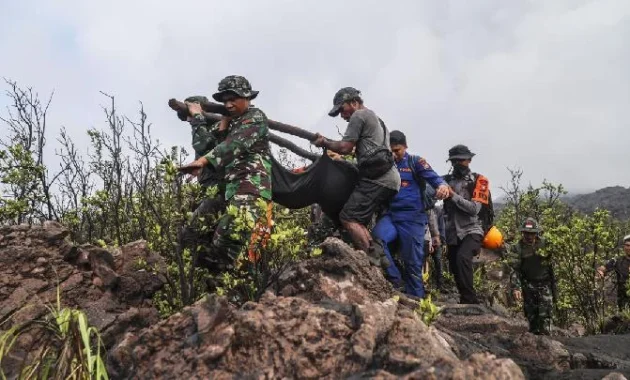 Kronologi Penemuan Pendaki Meninggal di Dekat Kawah Saat Erupsi Gunung Dukono Kronologi Penemuan Pendaki Meninggal di Dekat Kawah Saat Erupsi Gunung Dukono