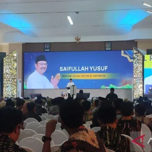 Kunker ke Pamekasan, Mensos Pantau Sekolah Rakyat & Pelaksanaan Bansos