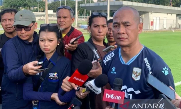 Kurniawan Minta Maaf atas Kegagalan Indonesia di Fase Grup Piala Asia U17 Kurniawan Minta Maaf atas Kegagalan Indonesia di Fase Grup Piala Asia U17