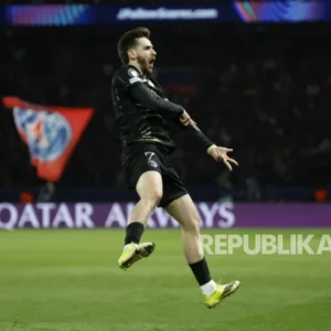 Kvaratskhelia Yakin PSG Mampu Sikat Arsenal dan Pertahankan Gelar Liga Champions