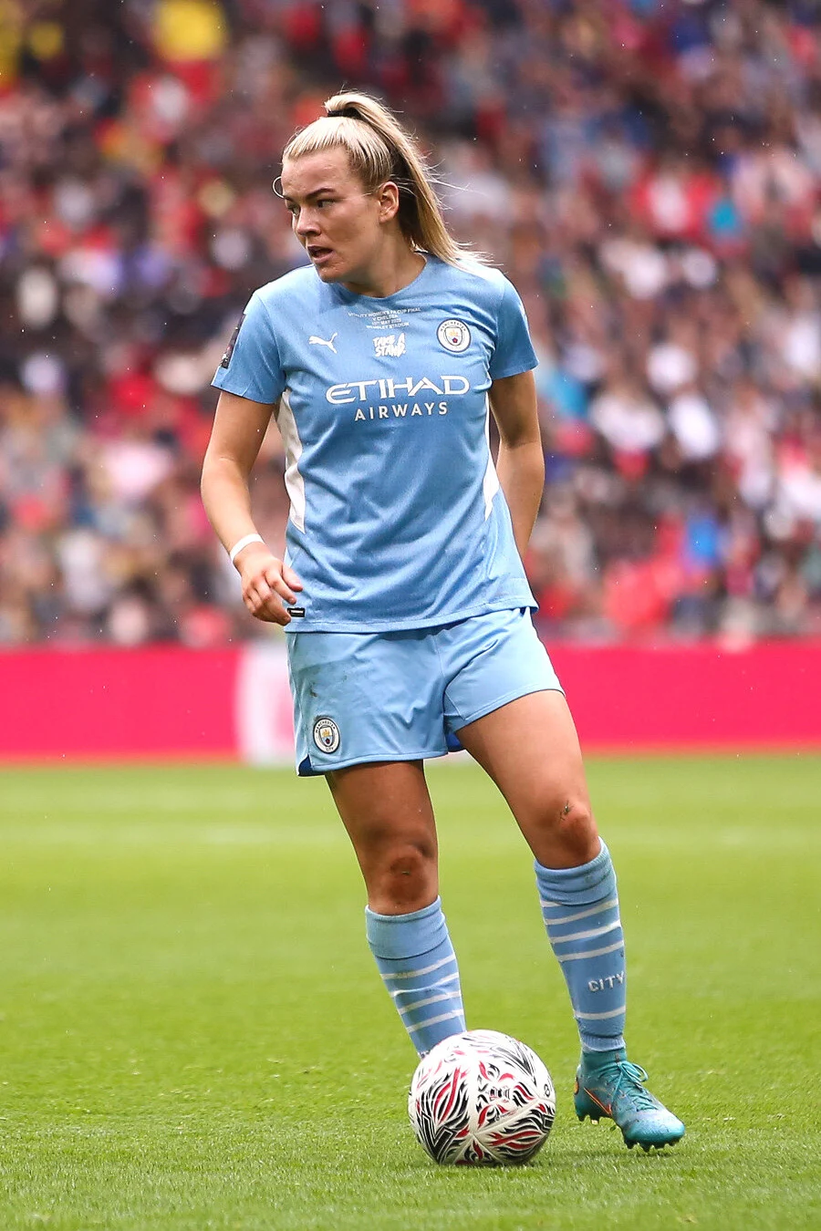 Lauren Hemp Tetap di Manchester City, Korban Pelecehan Dapat Dukungan Psikologis, dan Langkah Besar Indonesia di Dunia Pendidikan, Kuliner, serta Penjelajahan Bulan