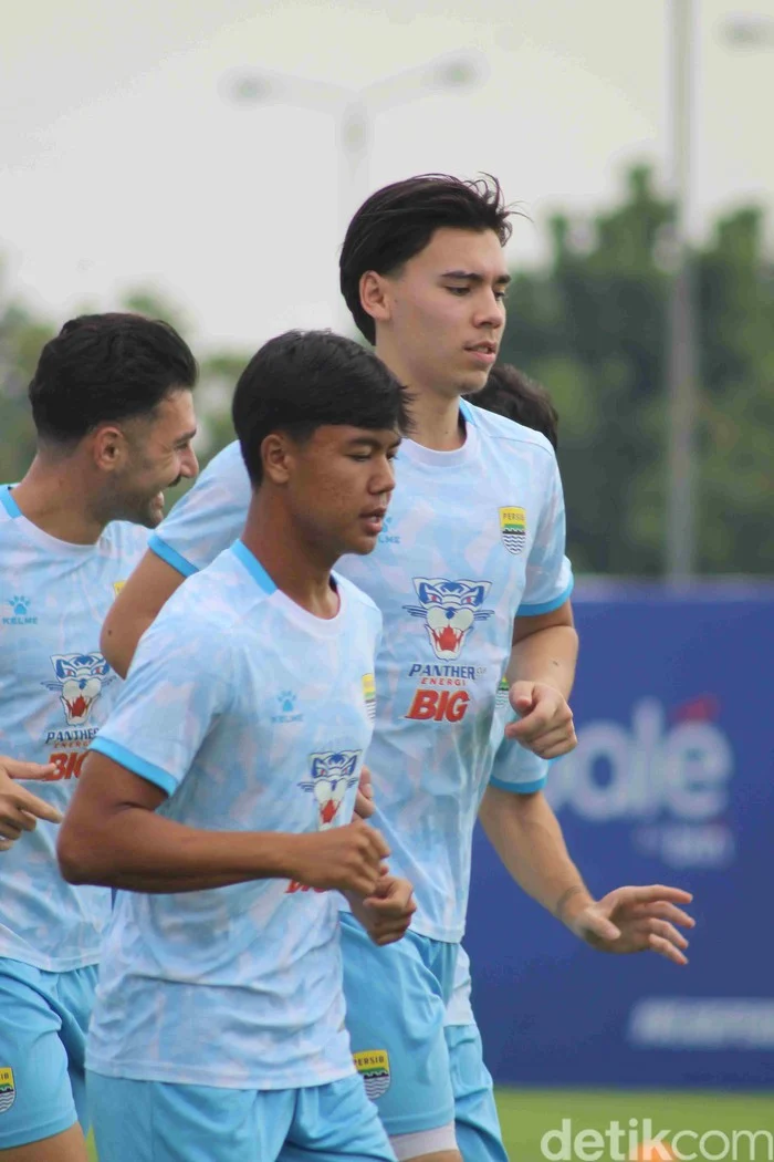 Layvin Kurzawa di Persib: Harapan Tinggi, Penampilan Minim, dan Bayang‑Bayang Perpisahan