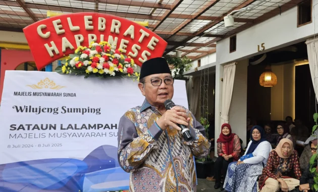 Legislator Jabar Kritik Kirab Milangkala Tatar Sunda Tidak Sesuai Sejarah Legislator Jabar Kritik Kirab Milangkala Tatar Sunda Tidak Sesuai Sejarah