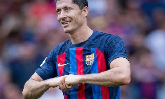 Lewandowski di Batas Pilihan: Juventus & Milan Luncurkan Tawaran Besar, Barcelona Guncang Klasemen La Liga