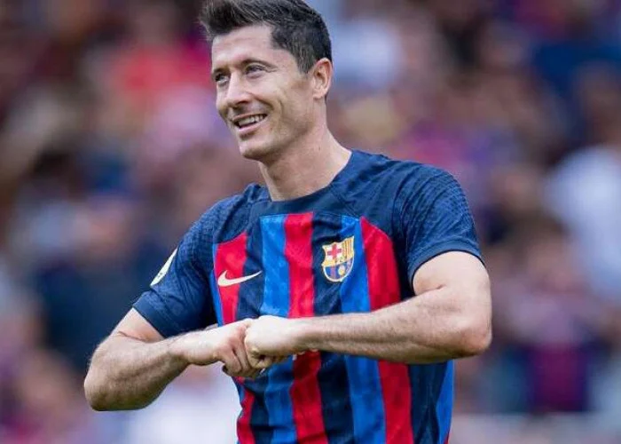 Lewandowski di Batas Pilihan: Juventus & Milan Luncurkan Tawaran Besar, Barcelona Guncang Klasemen La Liga