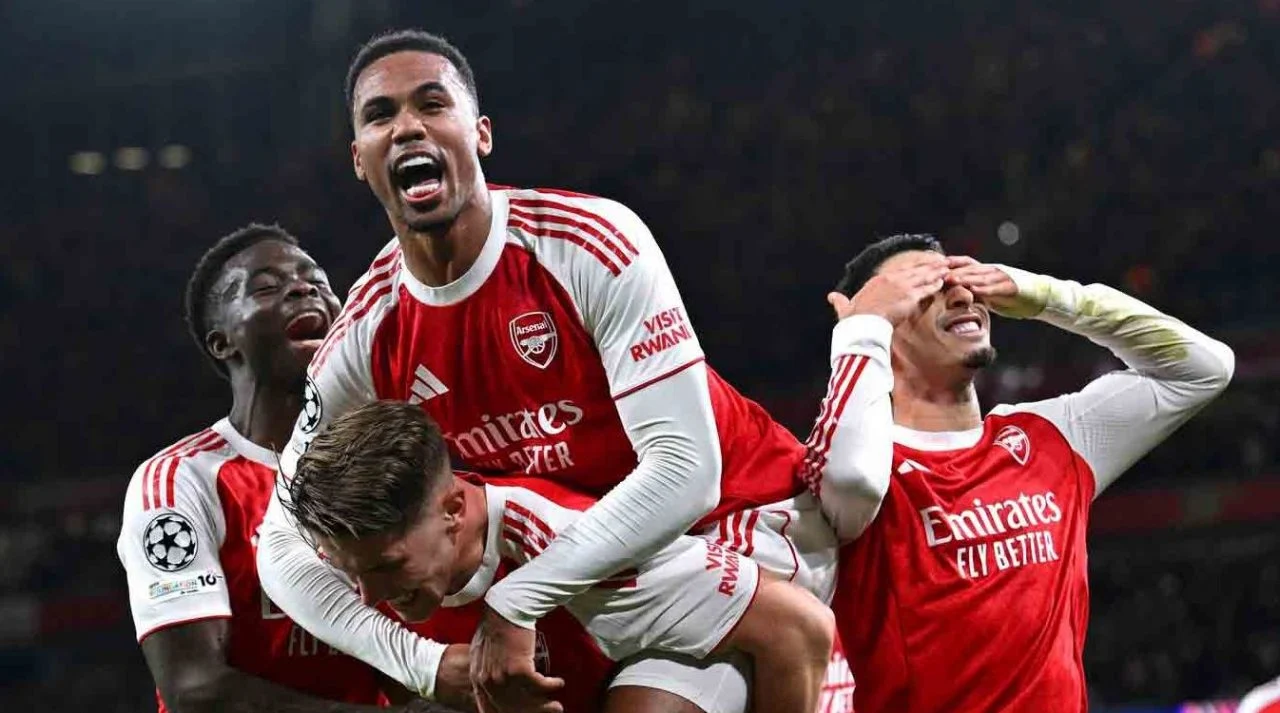 London Utara Pecah! Fans Arsenal Turun ke Jalan Rayakan Gelar Liga Inggris
