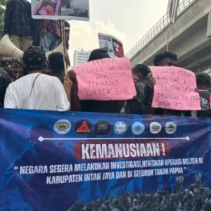 Mahasiswa Demo Papua Desak Natalius Pigai Temui Massa