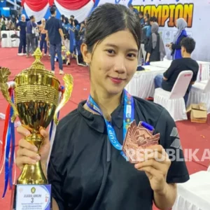 Mahasiswa UBSI Anita Tri Ariani Putri Raih Juara 3 Kyourugi Senior di Pancasila Cup 2