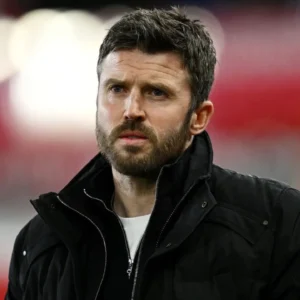 Manchester United Siapkan Michael Carrick sebagai Pelatih Permanen: Kunci Keberhasilan dan Langkah Selanjutnya