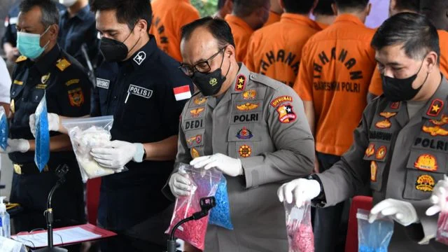 Mantan Kasat Narkoba Kutai Barat Ditangkap karena Keterlibatan dalam Sindikat Gelap Narkoba, Bareskrim Polri Turun Tangan