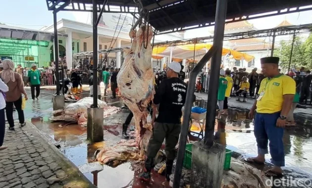 Masjid At‑Taqwa Palmerah Distribusikan 1.500 Paket Daging Kurban untuk Warga