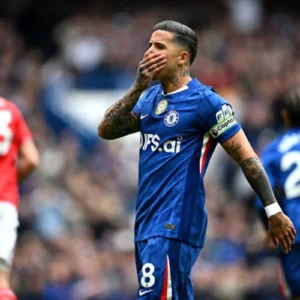 McFarlane minta Chelsea tunjukkan versi terbaik kontra City