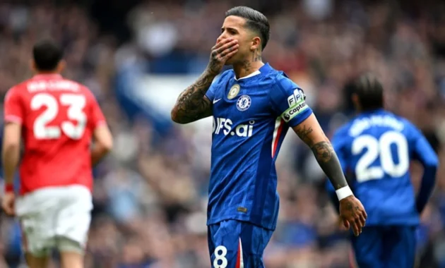 McFarlane minta Chelsea tunjukkan versi terbaik kontra City