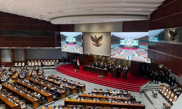 Menhan Sjafrie Pastikan Indonesia Tak Pernah Berikan Overflight Access ke AS dalam Rapat DPR Menhan Sjafrie Pastikan Indonesia Tak Pernah Berikan Overflight Access ke AS dalam Rapat DPR