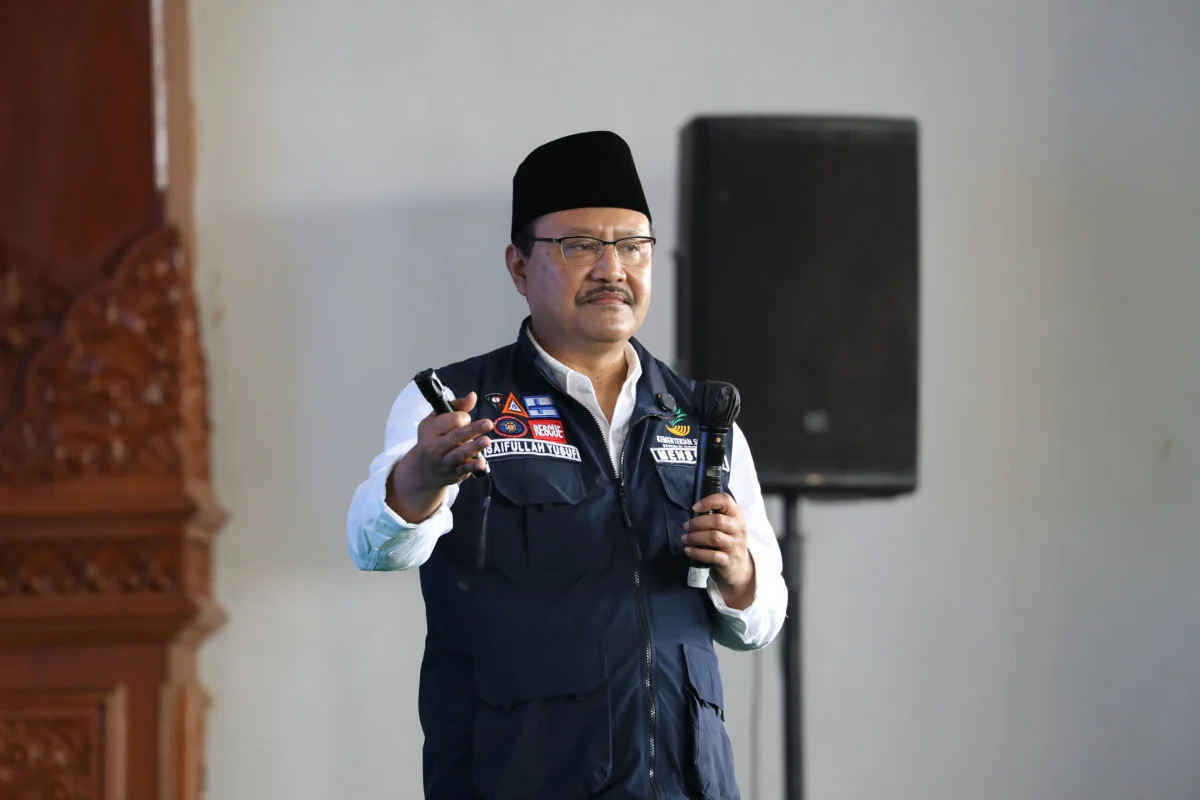 Mensos Gus Ipul Ungkap Anggaran Sepatu Sekolah Rakyat, Tegaskan Tidak Ada Korupsi